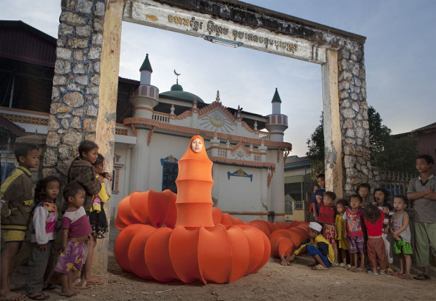06-Morning-Prayers__The-Buddhist-Bug-Series_Digital-C-print-2014-620x428