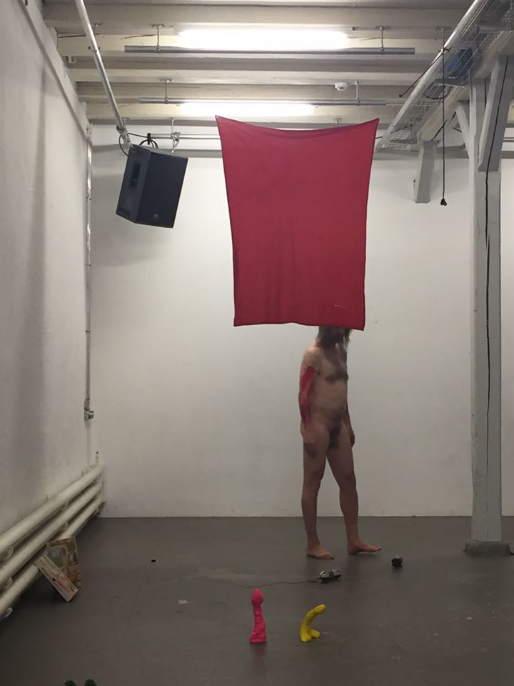 12666401_10153886441553431_642161517_n
