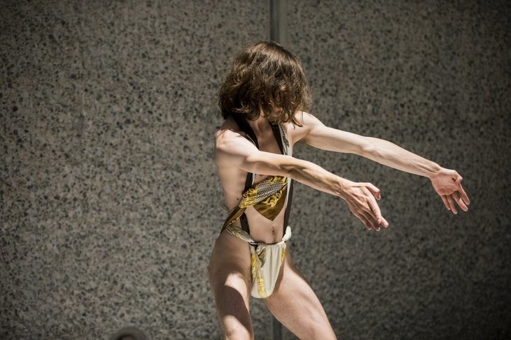 23-_creon-s_solo_trajal_harrell_hoochie_koochie__a_performance_exhibition_barbican_art_gallery__london_20_july_-_13_august_2017_-_tristan_fewings__getty_images_-3